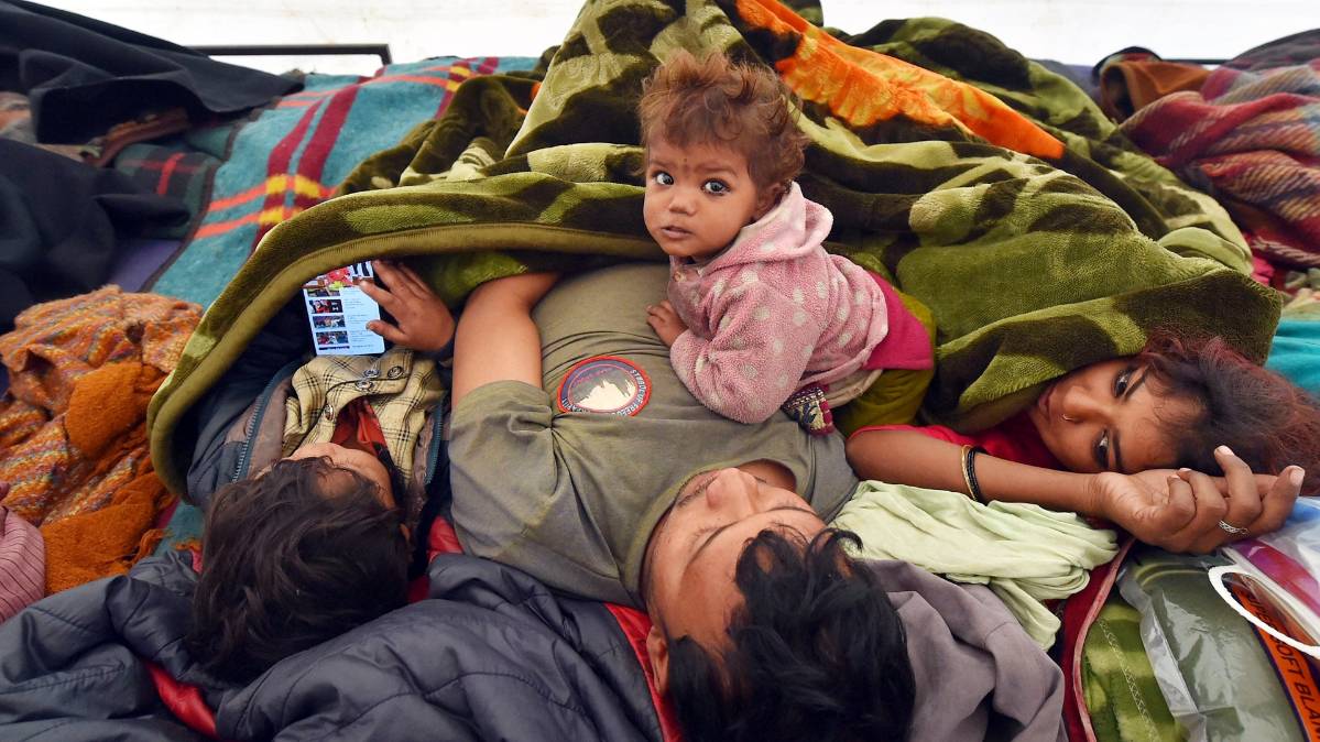 दिल्ली में ठंड (PTI)