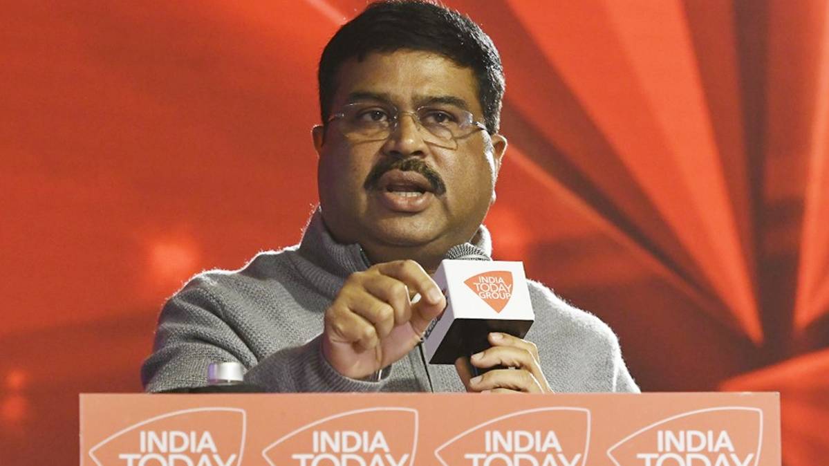 एजेंडा आजतक 2019 के मंच पर धर्मेंद्र प्रधान