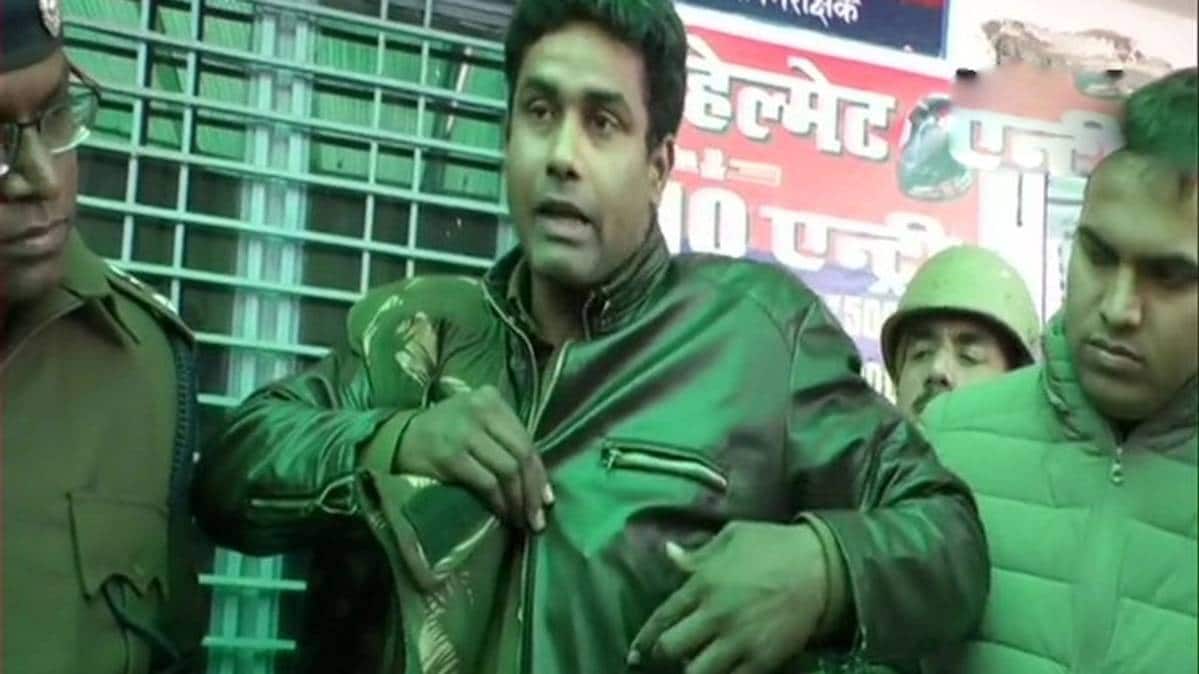 जवान बिजेंद्र सिंह (Photo: ANI/Twitter)