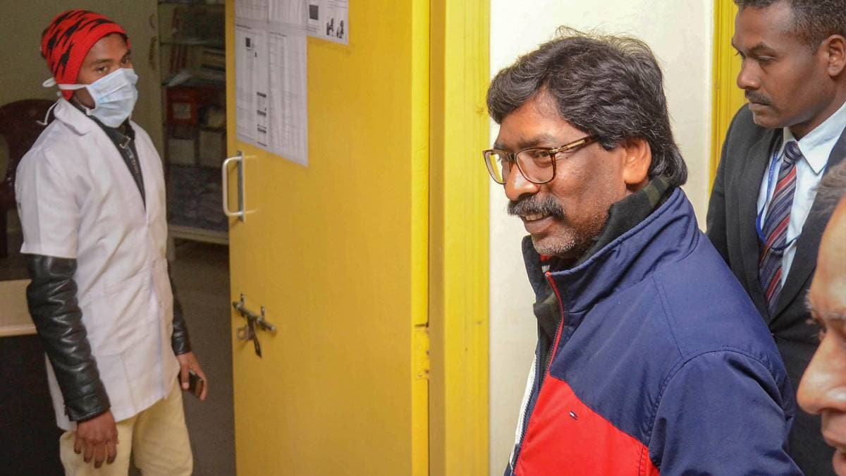 लालू यादव से मिले हेमंत सोरेन (फोटो-PTI)