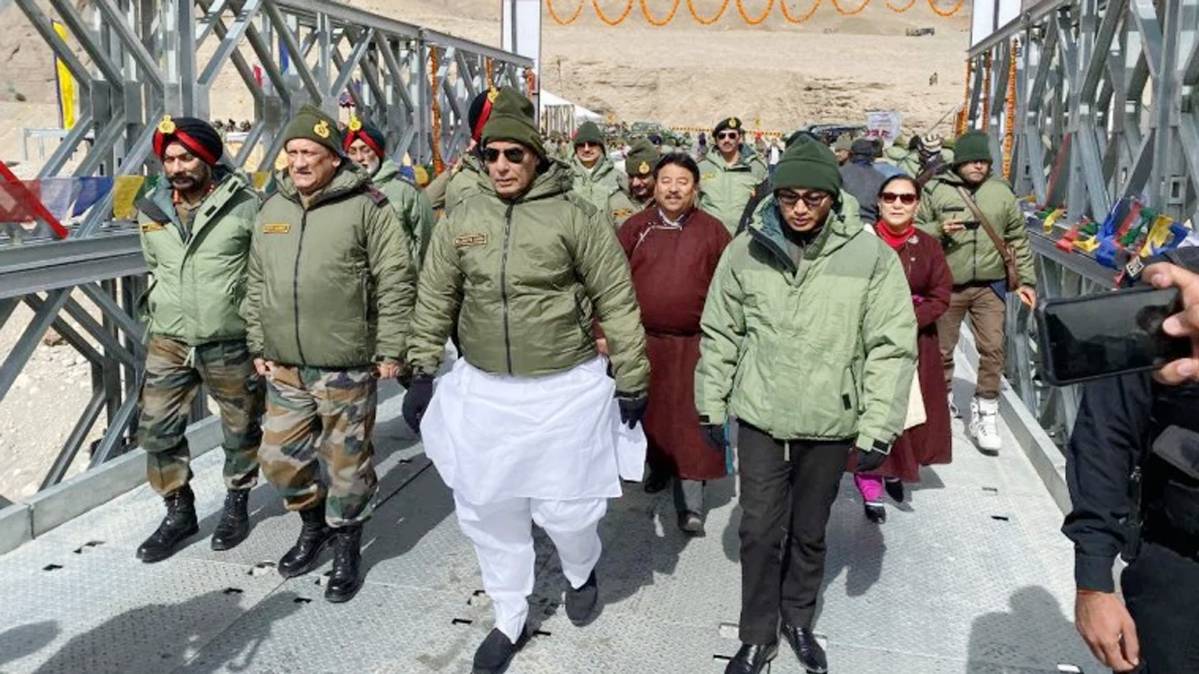 सेना से बनाया एशिया का सबसे ऊंचा पुल (फोटो-ट्विटर)