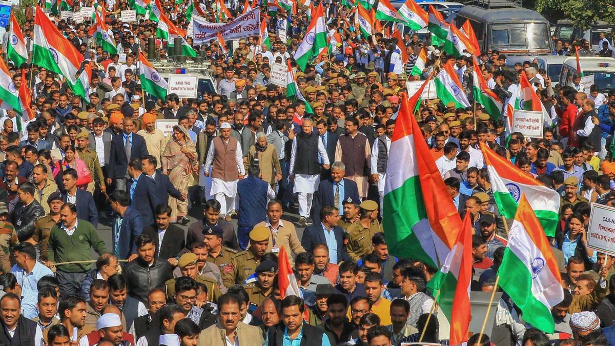 जयपुर में कांग्रेस ने निकाला जुलूस (फोटो-PTI)