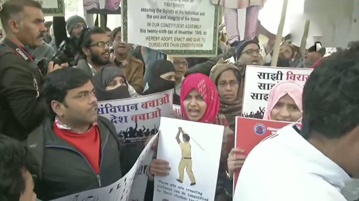 नागरिकता संधोशन कानून को लेकर विरोध(फोटो-ANI)