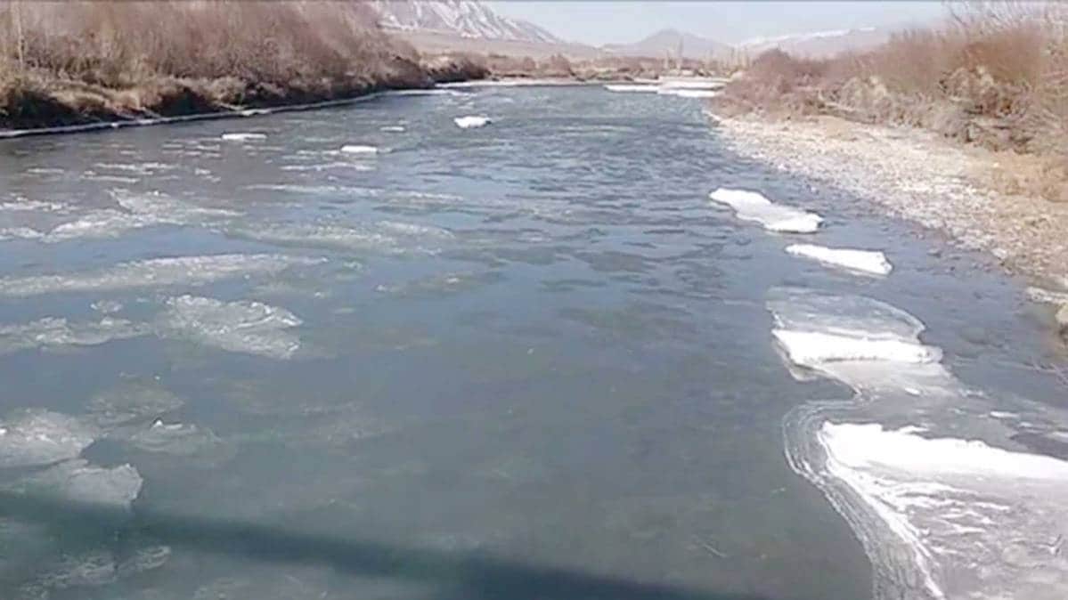 जमने लगी सिंधु नदी