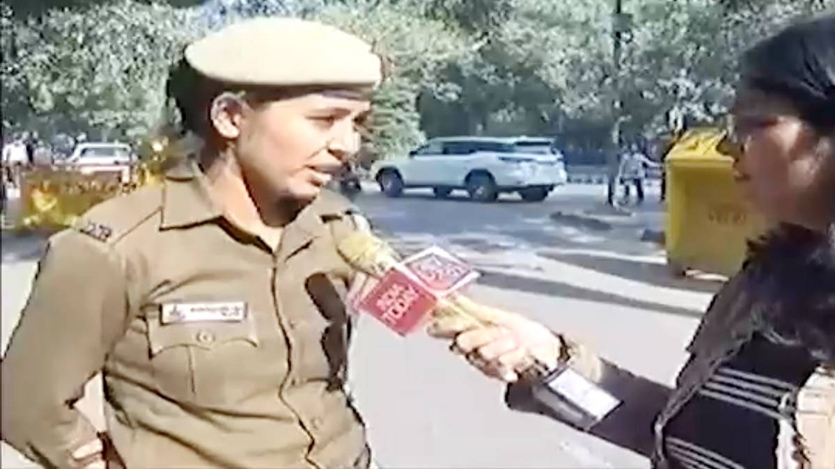 महिला पुलिसकर्मी