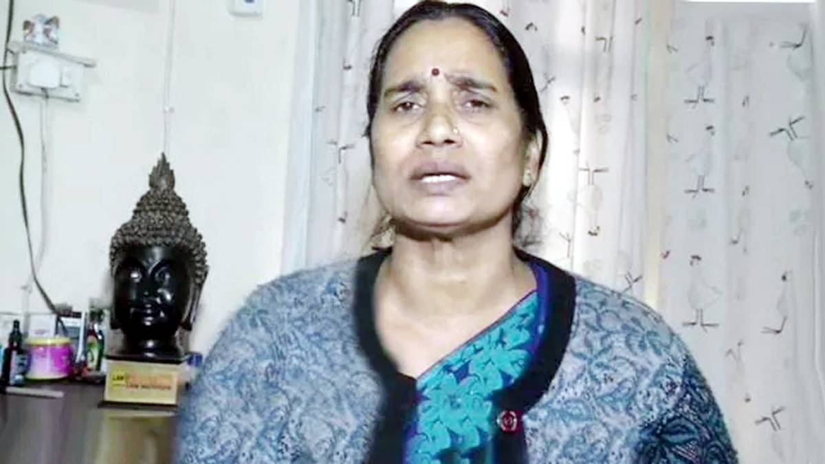 निर्भया की मां