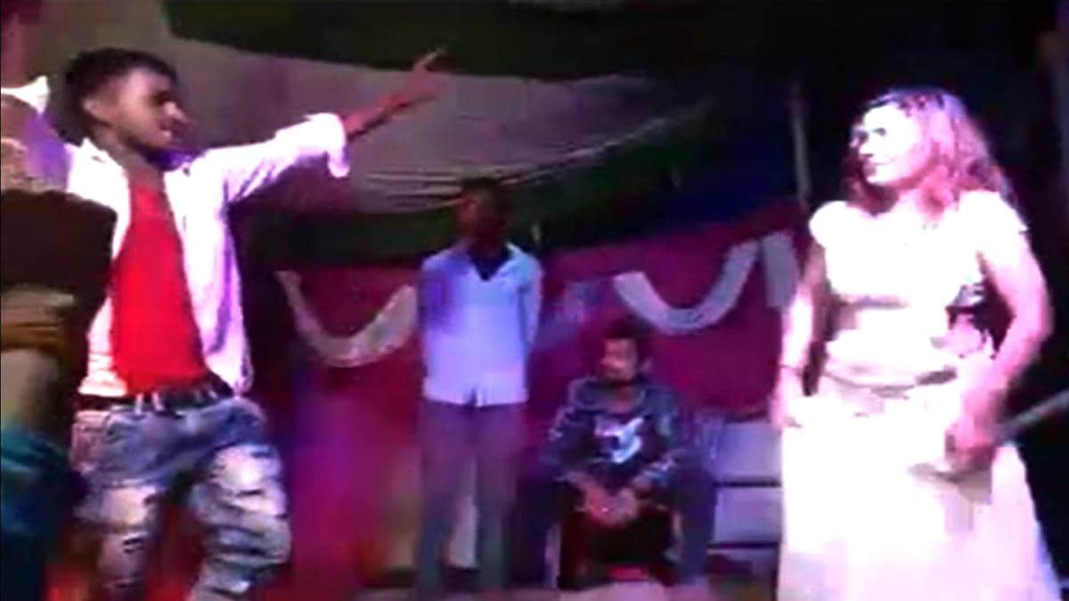 बार डांसर शो में हत्या