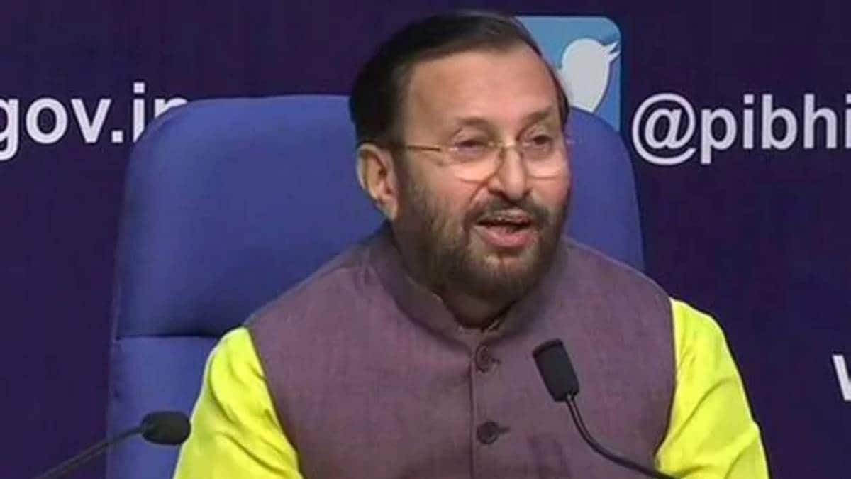 केंद्रीय मंत्री प्रकाश जावड़ेकर