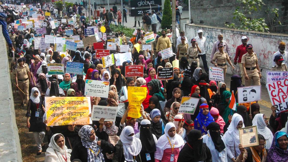 पुणे में भारी विरोध प्रदर्शन