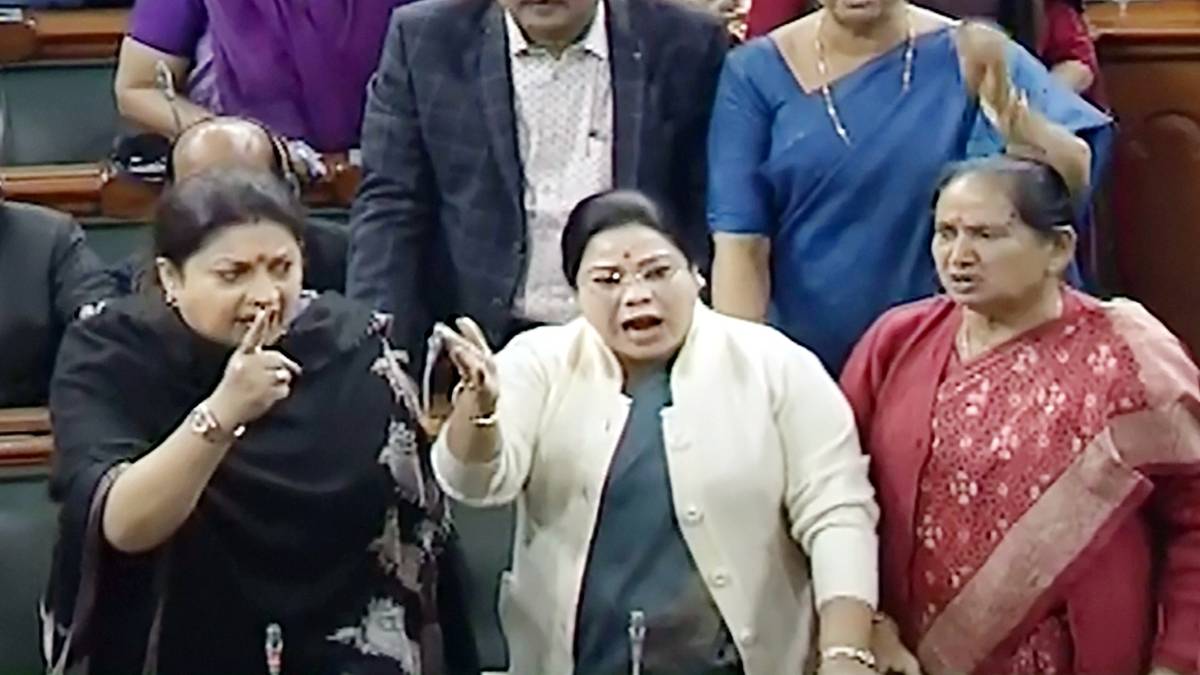 राहुल पर फूटा स्मृति ईरानी का गुस्सा