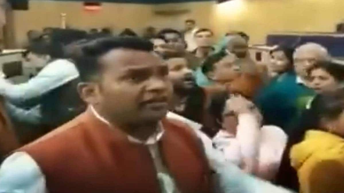 सुबह सुबह (टीवी ग्रैब)