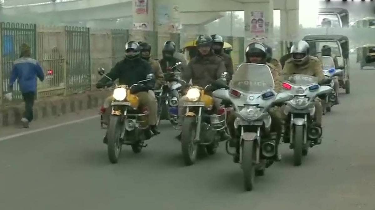 दिल्ली के सीलमपुर इलाके में गश्‍त करती पुलिस(फोटो- ANI)