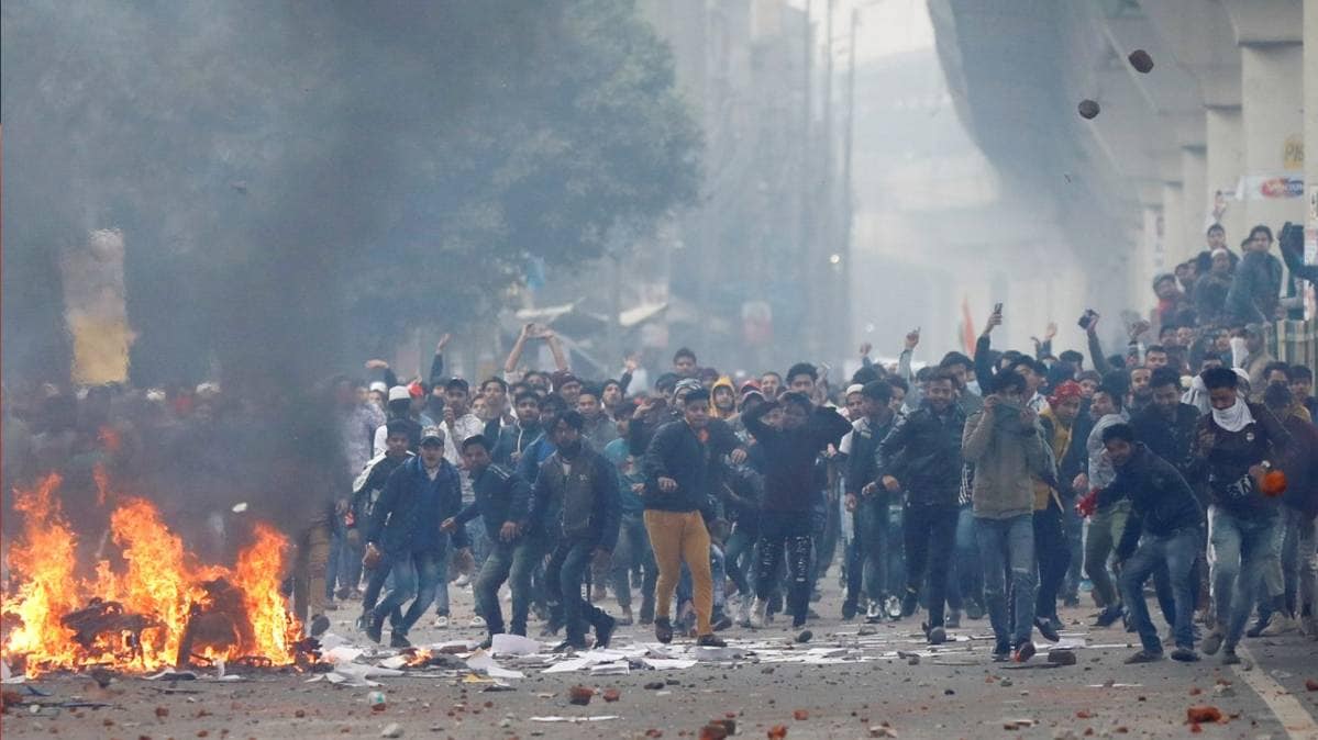 दिल्ली के सीलमपुर इलाके में हिंसक प्रदर्शन
