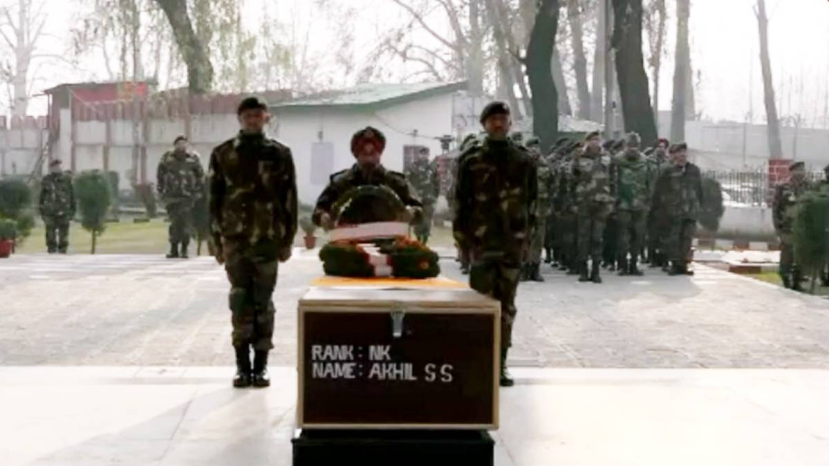 सेना ने जवान को दी श्रद्धांजलि
