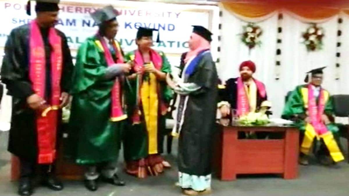 छात्रा ने ठुकराया गोल्ड मेडल