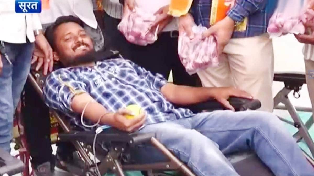 सूरत में रक्तदान के बदले मिल रहा 1 Kg प्याज