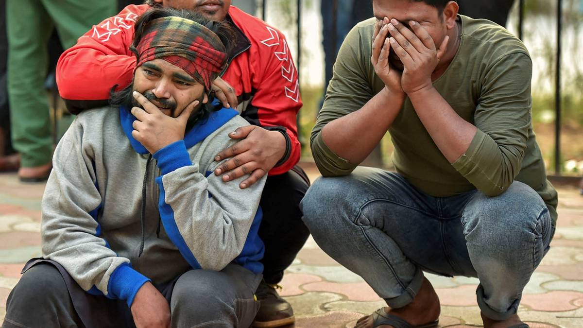 दिल्ली फैक्ट्री में लगी आग