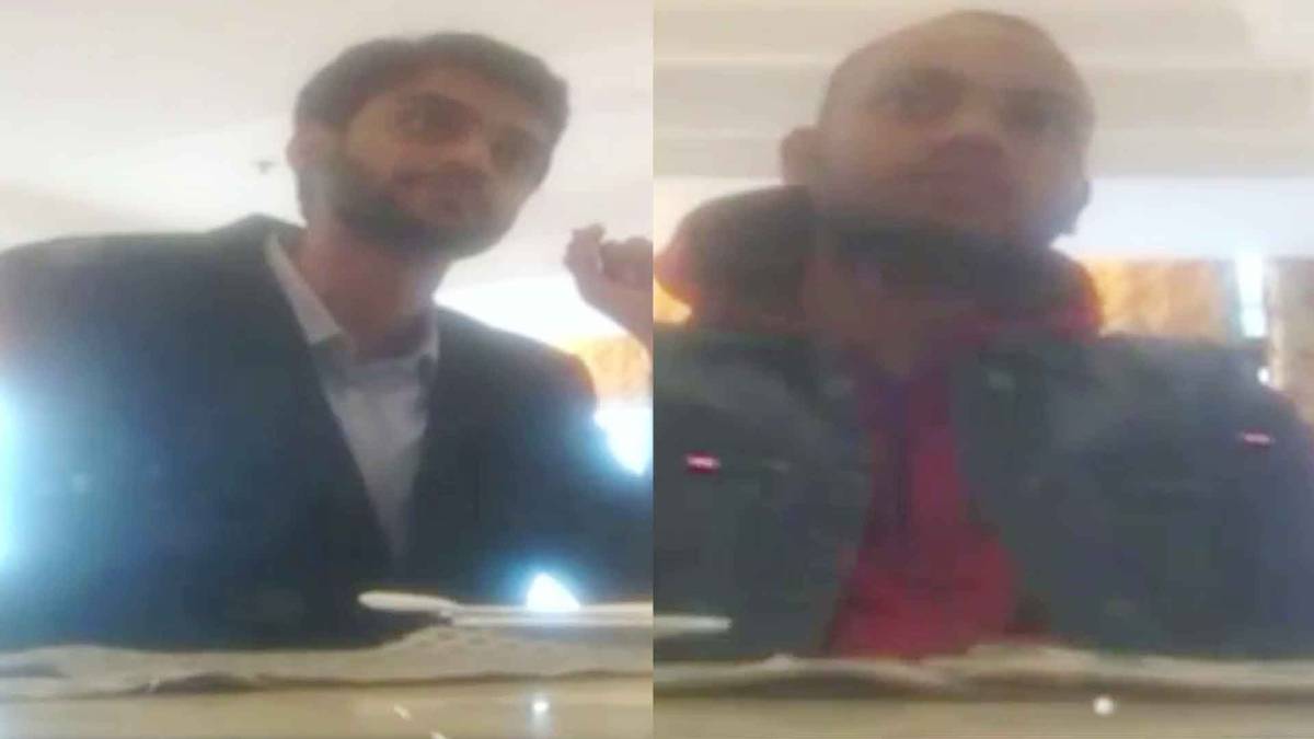 अक्षत और रोहित आजतक के कैमरे में कैद