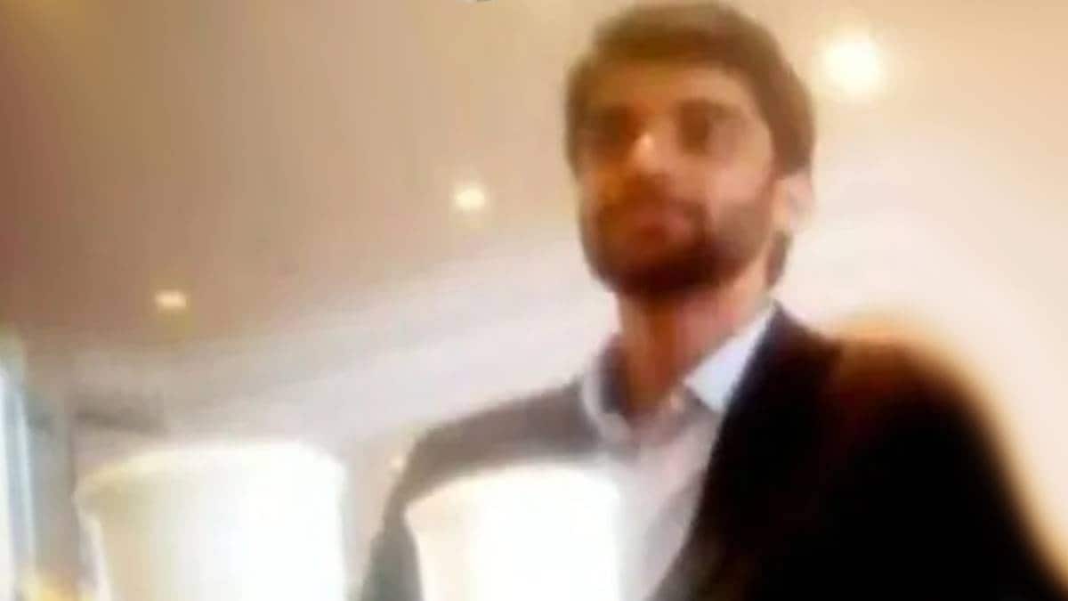 JNU में फ्रेंच डिग्री प्रोग्राम का छात्र है अक्षत अवस्थी