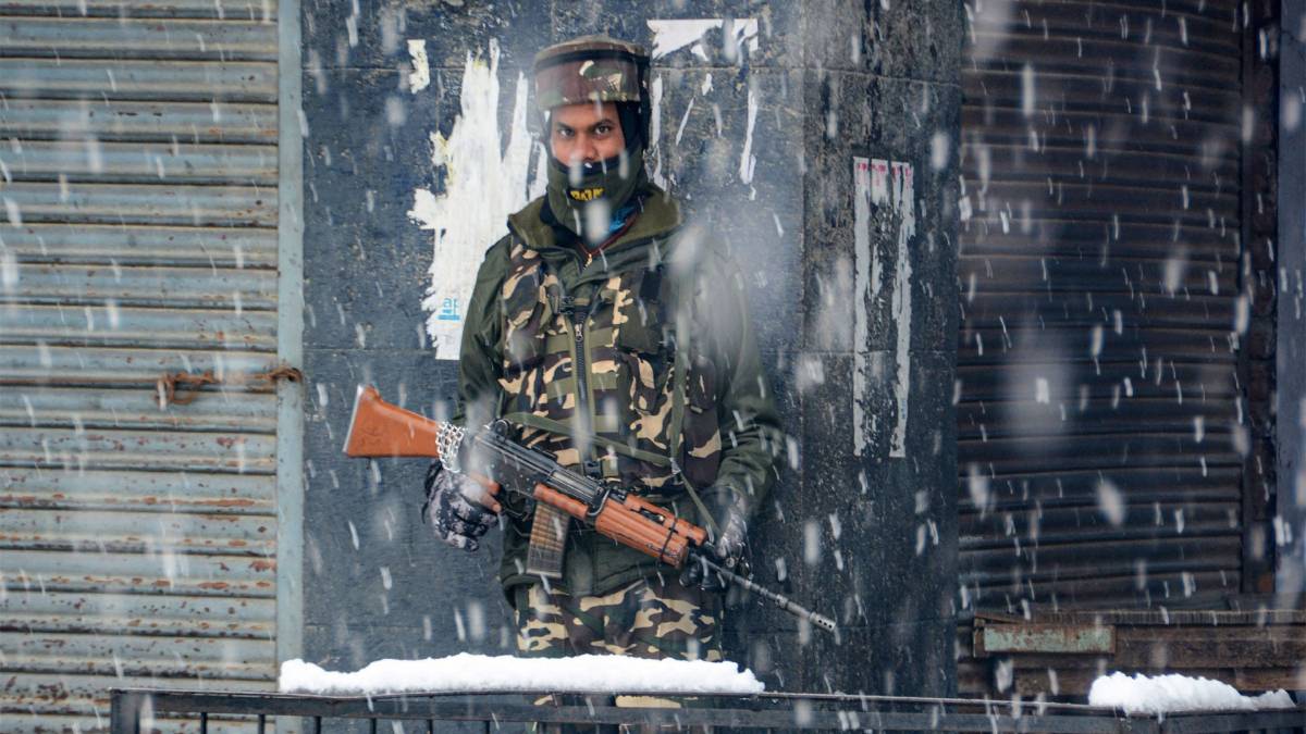 दहशतगर्दों से मुठभेड़ (फोटो-PTI)