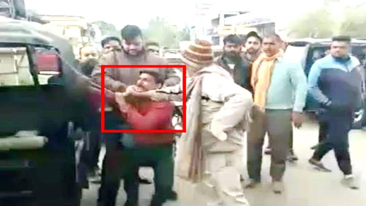 चालान कटने से दुखी ऑटो ड्राइवर