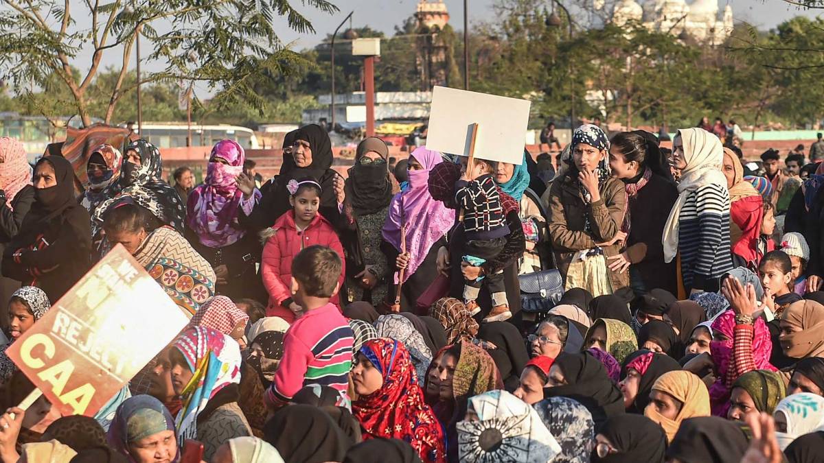 लखनऊ में CAA के खिलाफ महिलाओं का प्रदर्शन जारी (PTI)