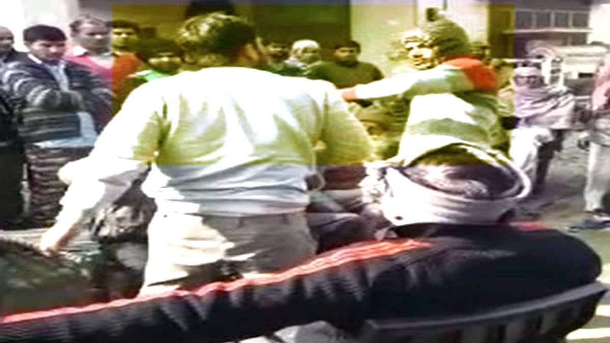 दलित युवकों की पिटाई