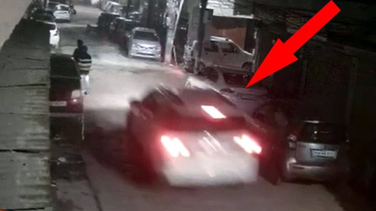 हादसा हाल ही में लगाए गए दिल्ली सरकार के कैमरे में कैद