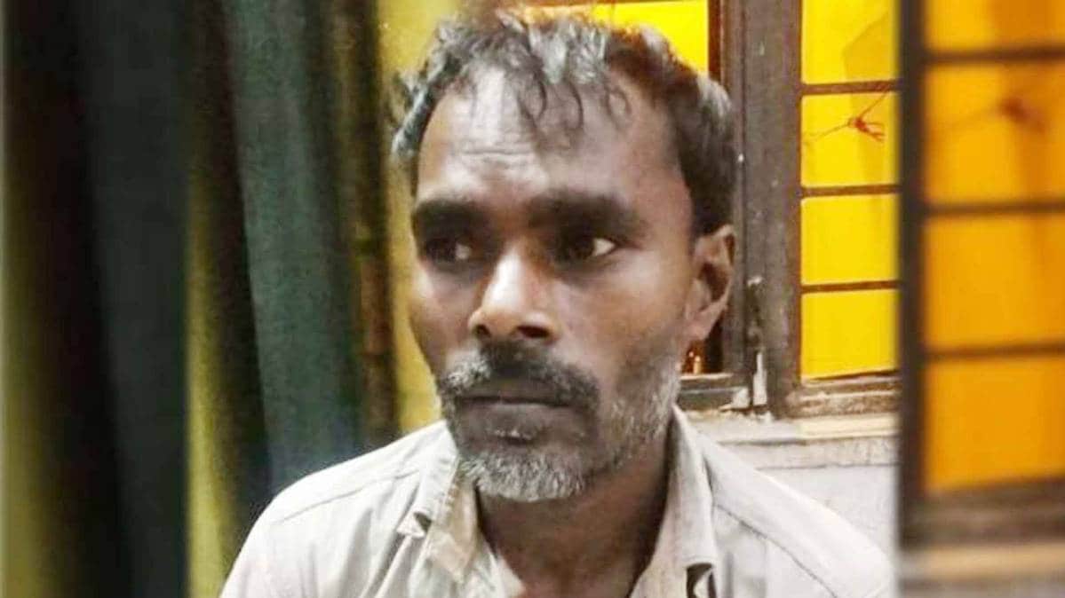 मर्डर केस के एक दोषी अपराधी ने करीब 20 बच्चों और कुछ महिलाओं को बंधक बनाया