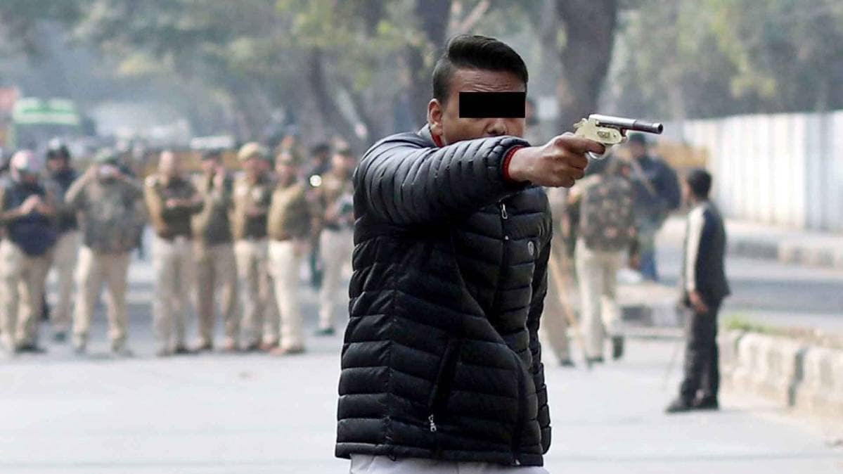 जामिया मिल्लिया इस्लामिया के बाहर शख्स ने चलाई गोली