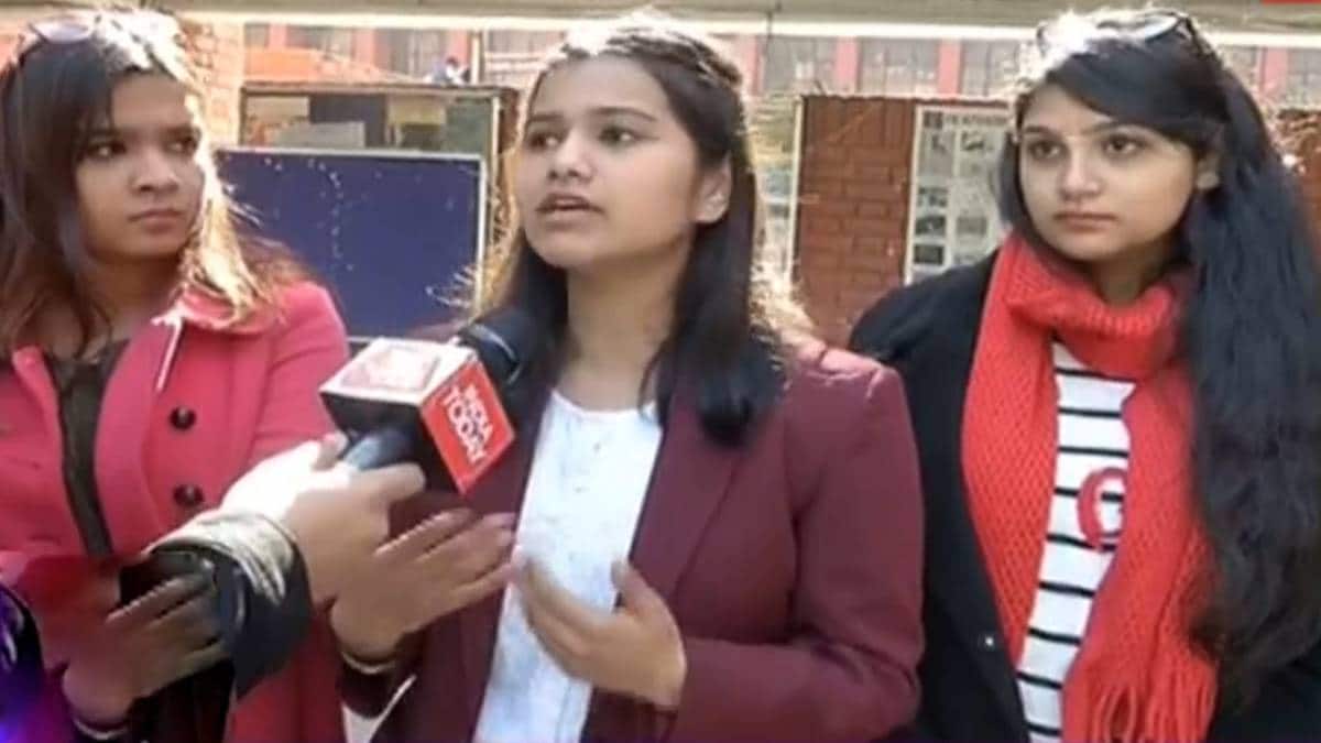 गार्गी कॉलेज पहुंची आजतक की टीम