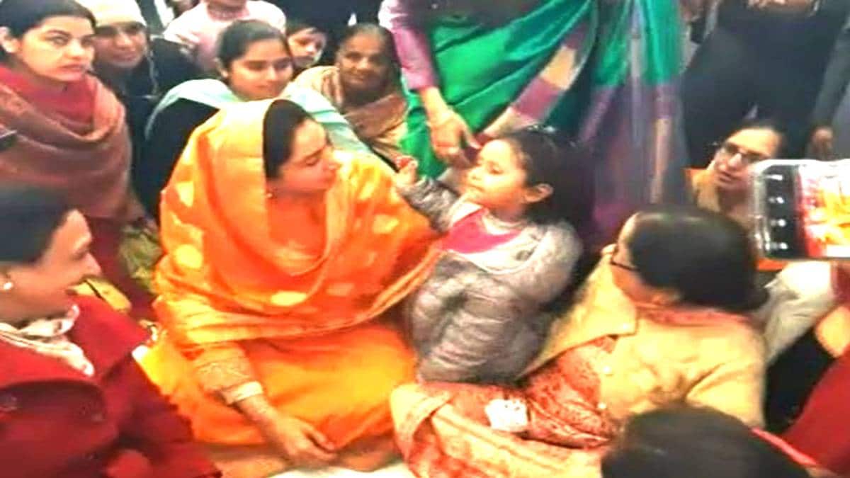 केंद्रीय मंत्री हरसिमरत कौर बादल