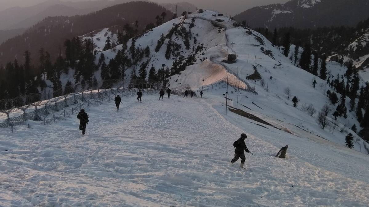 LOC पर जवान