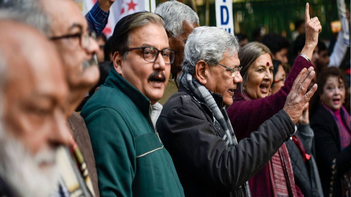 JNU मार्च में कई नेता शामिल (फोटो-PTI)