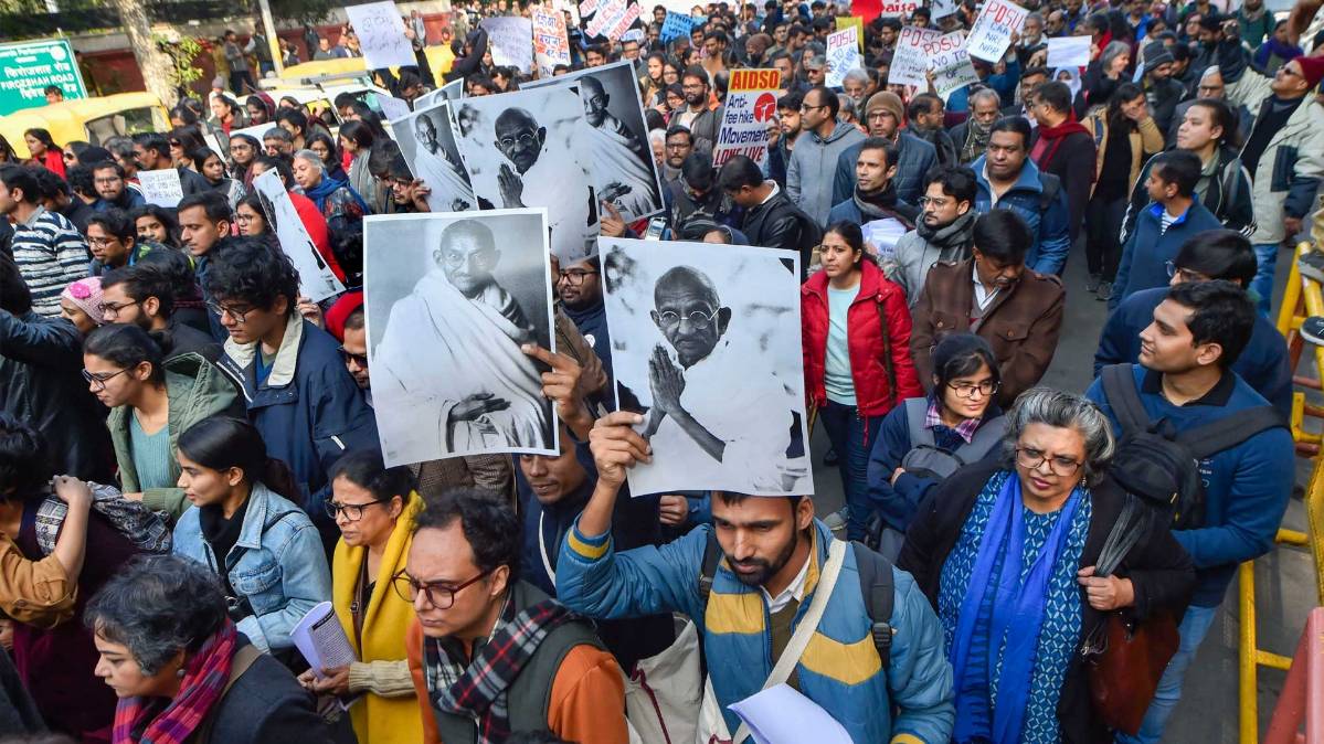 JNU के छात्रों का विरोध प्रदर्शन (फोटो-PTI)