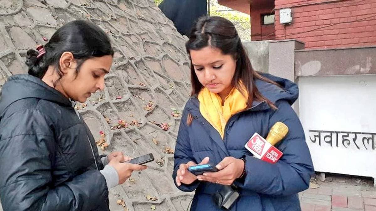 JNU में नकाबपोशों के हमले से छात्रों में डर का माहौल