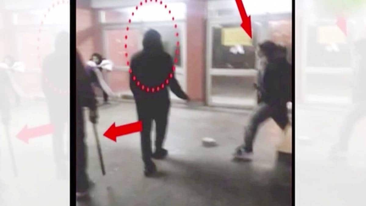 JNU में हिसंक हुए छात्र (वीडियो ग्रेब)