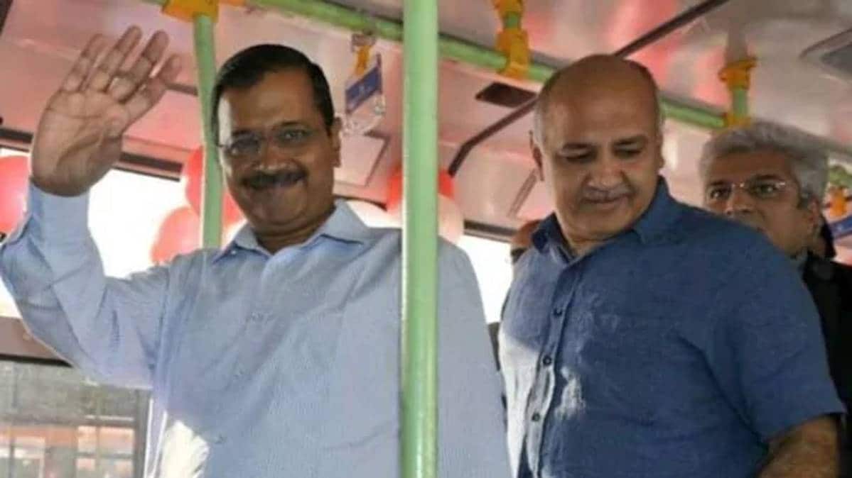 सीएम अरविंद केजरीवाल और उप मुख्यमंत्री मनीष सिसोदिया (फाइल-ट्विटर)