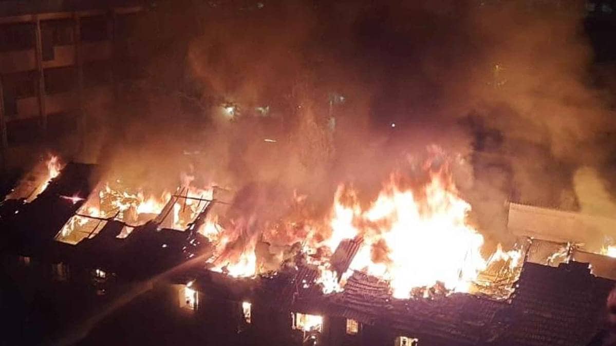 मुंबई में कुर्ला पश्चिम के महताब बिल्डिंग में आग