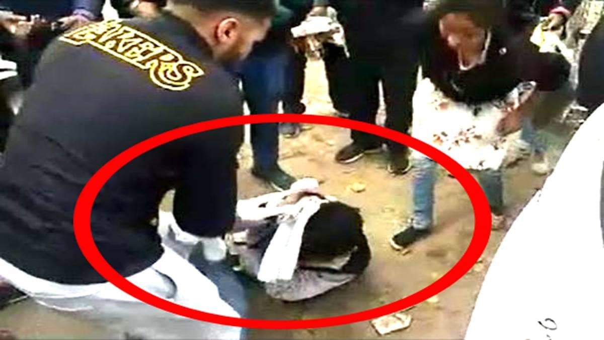 झपटमार की पिटाई