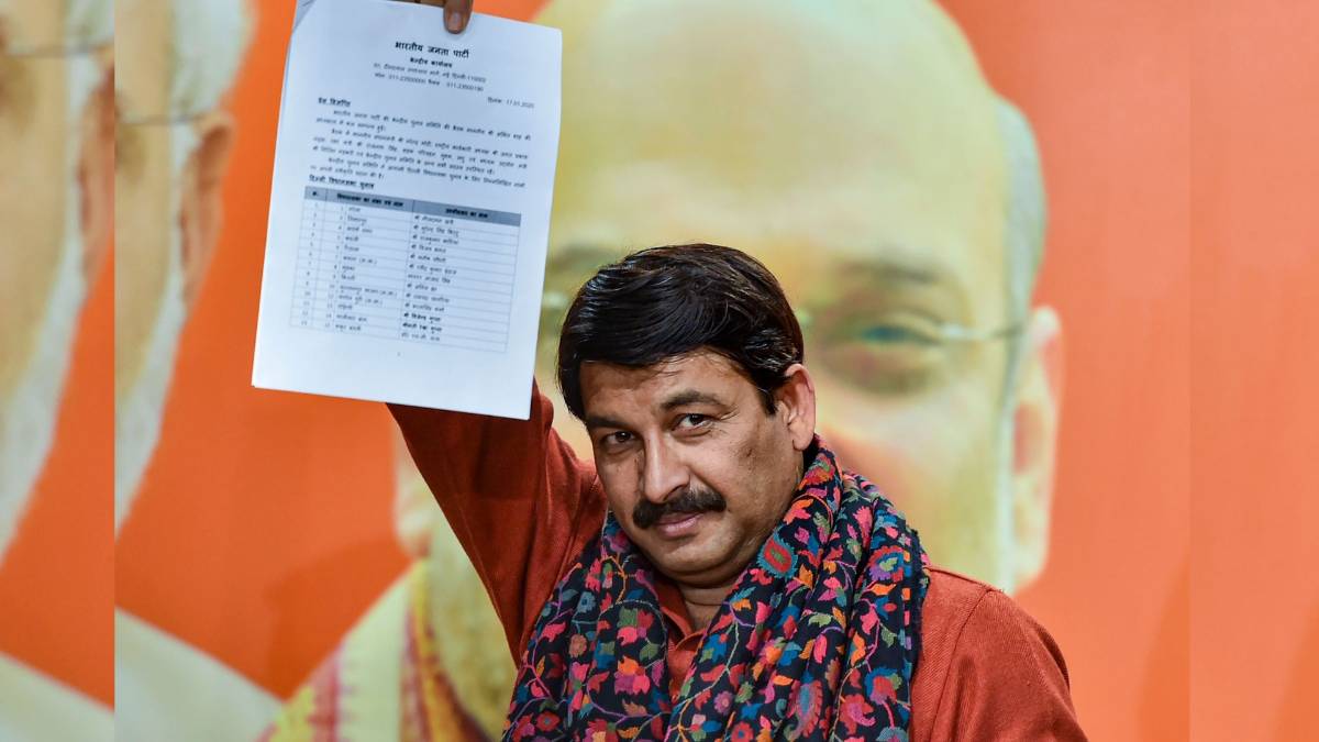 मनोज तिवारी ने जारी की उम्मीदवारों की सूची (फोटो-PTI)