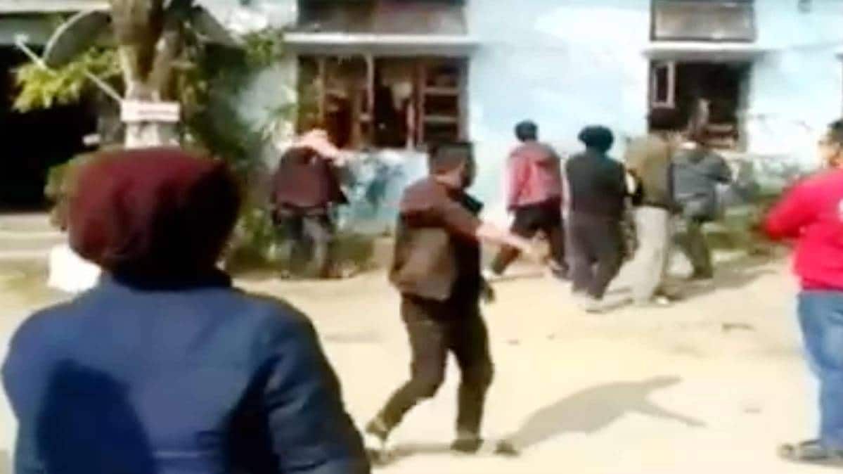 Mob attacks police station in Manipur (PHOTO TV GRAB)