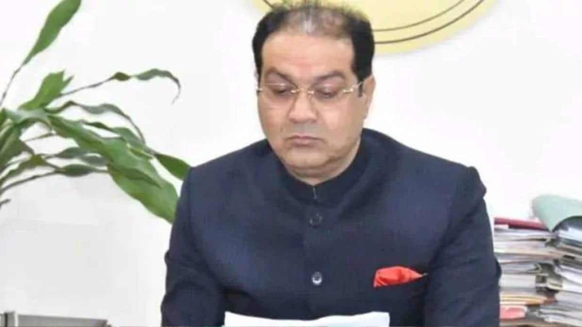 योगी सरकार में कैबिनेट मंत्री मोहसिन रजा (फाइल-ट्विटर)