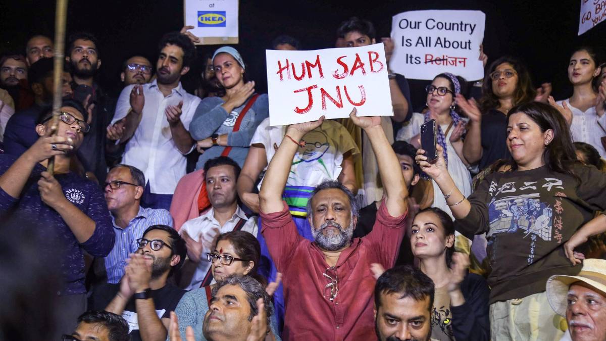 JNU हिंसा के खिलाफ प्रदर्शन (pti)