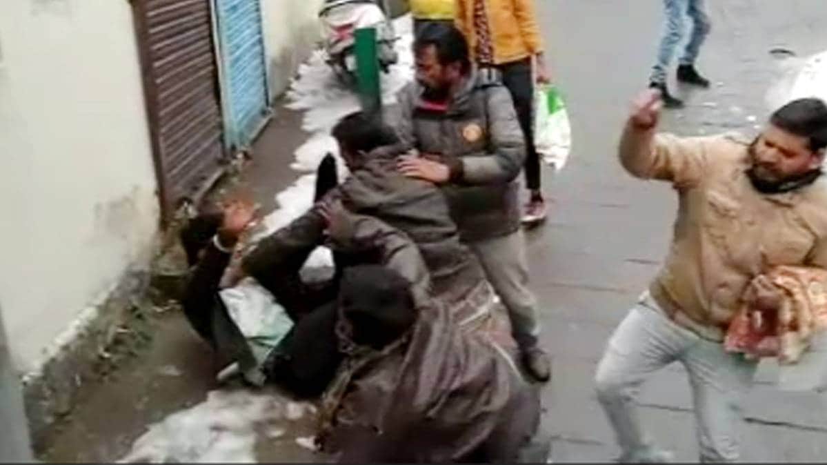 मारपीट बिल भुगतान को लेकर विवाद होने पर हुई.