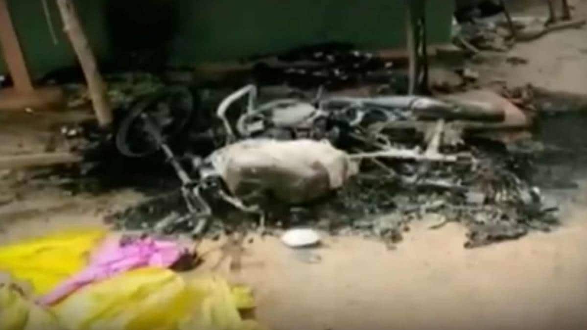 घर पर नक्सली हमला