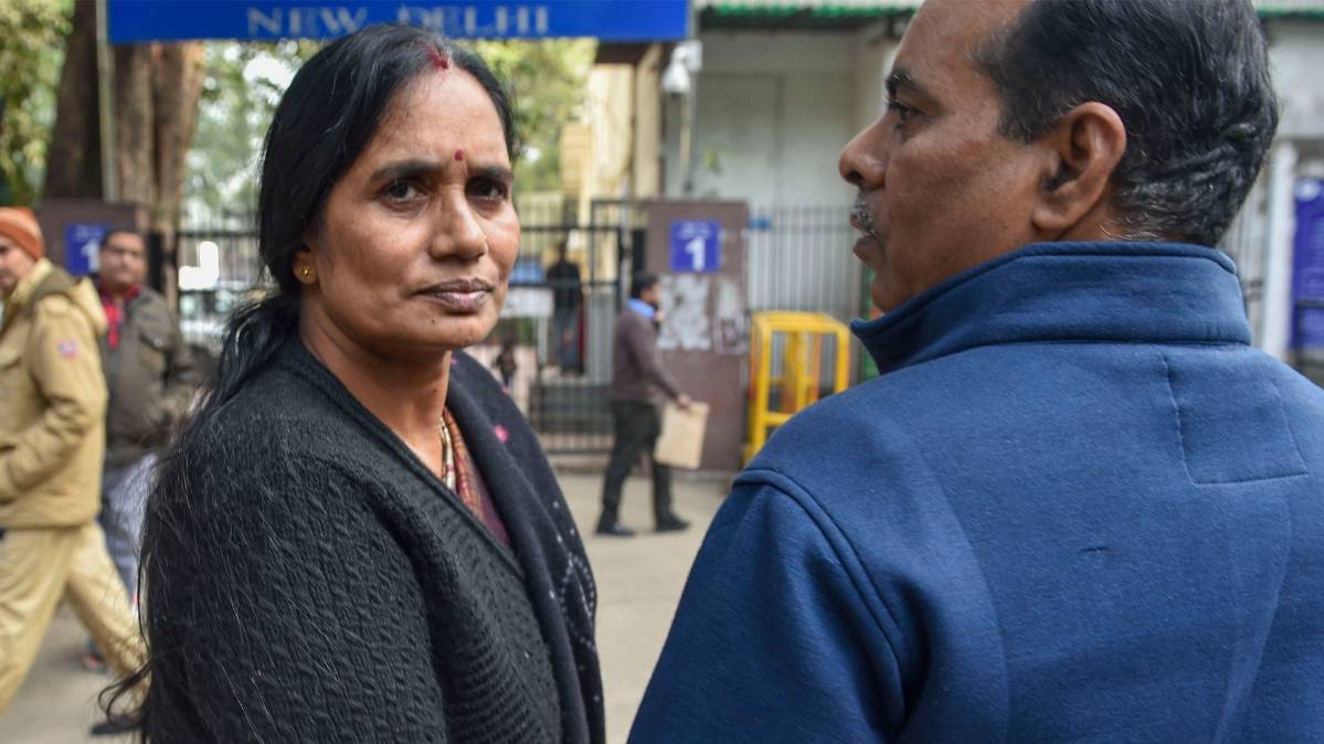 निर्भया के माता-पिता (PTI Photo)