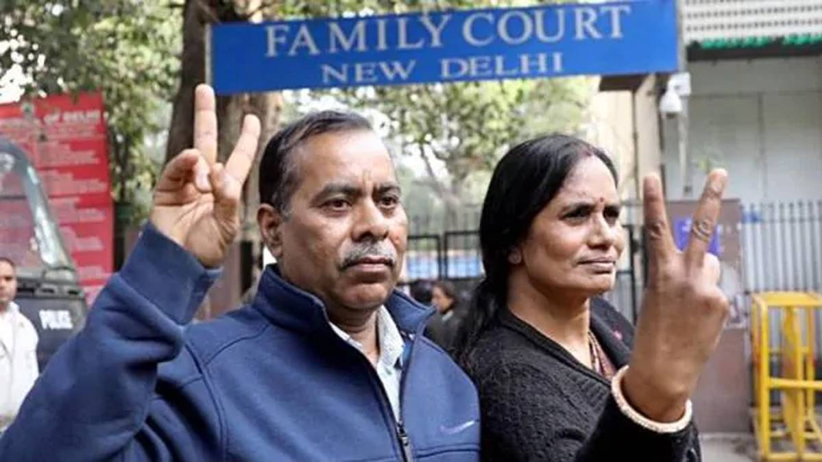 निर्भया के मां- बाप (ANI)