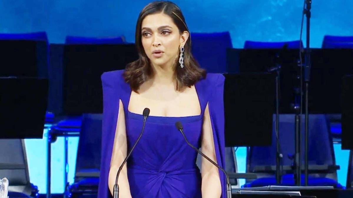 Deepika Padukone Crystal Award (Photo Twitter)
