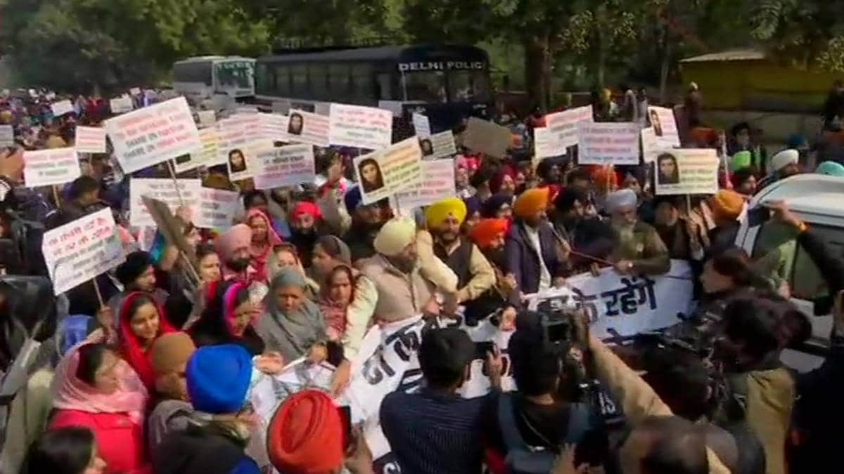 Pakistan उच्चायोग के बाहर प्रदर्शन (ANI)